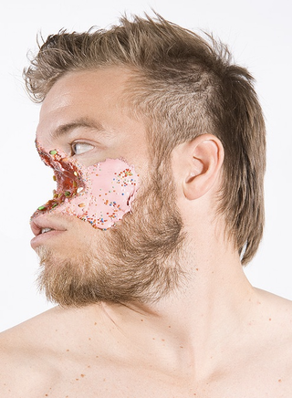 Illustration for article titled Gruesome injuries recreated with candy and ice cream are pure nightmare fuel